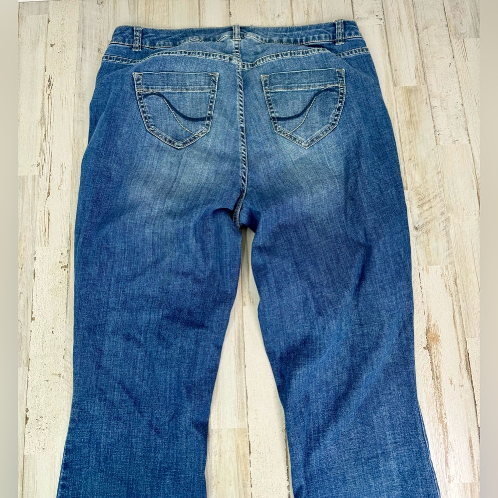 Lane Bryant Women’s Jeans Size 16R Boot Cut Genius Fit - Picture 9 of 10